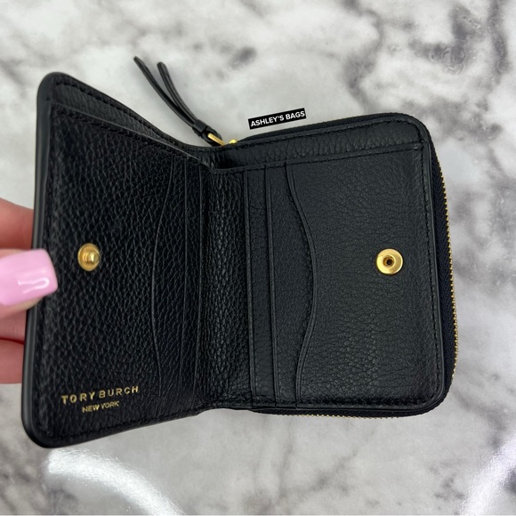 Tory Burch Thea Bifold Wallet In Black - Picture 4 of 6